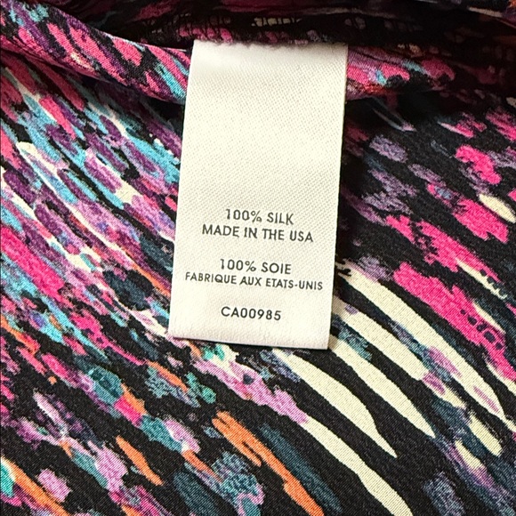 Nanette Lepore Multi-Color Silk V-Neck Button-Down Blouse Short Sleeve Women’s 2 - Picture 7 of 8